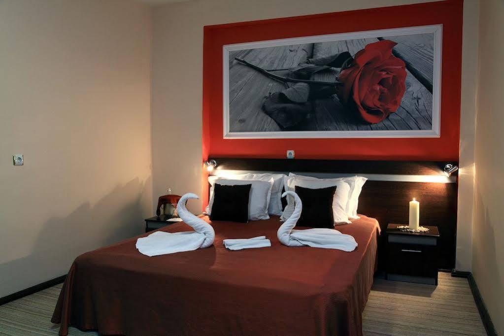 Family Hotel Central Shumen Exterior photo