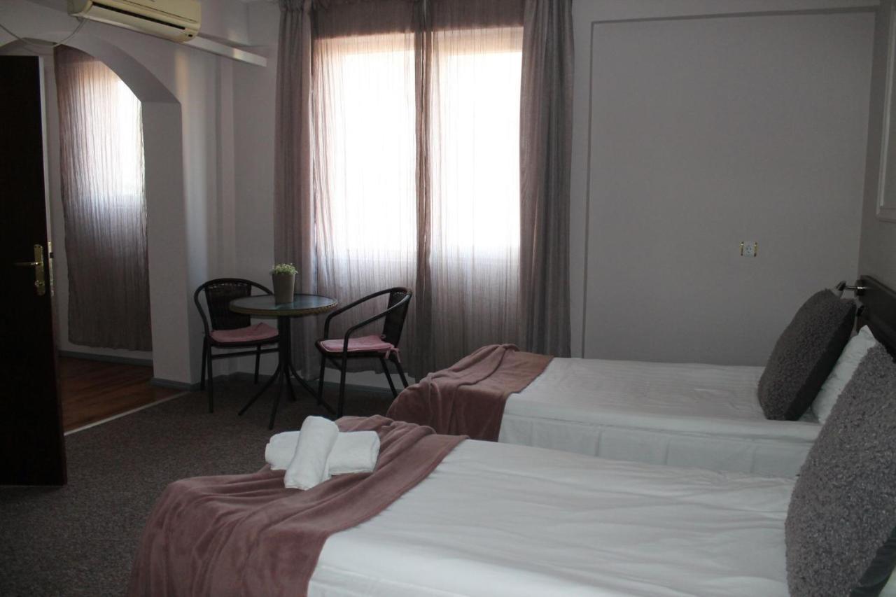 Family Hotel Central Shumen Exterior photo