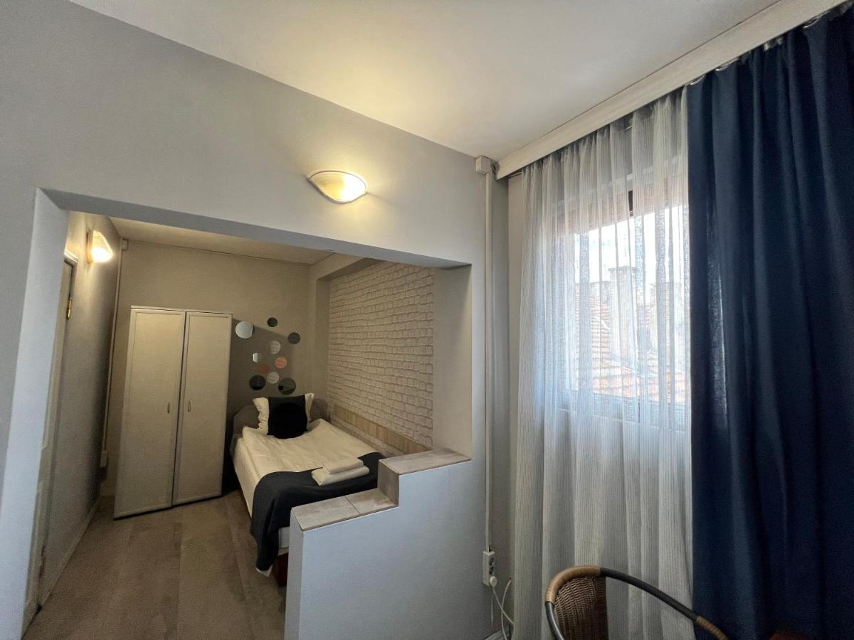 Family Hotel Central Shumen Exterior photo