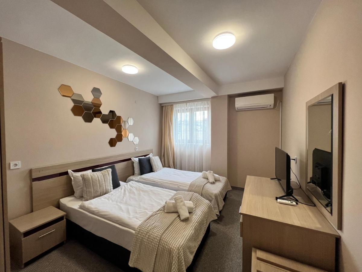 Family Hotel Central Shumen Exterior photo